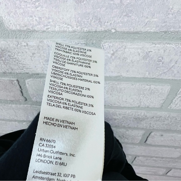 Maeve by Anthropologie Pintuck Tapered Leg Cuffed Black Trousers Size 8 - Picture 11 of 11